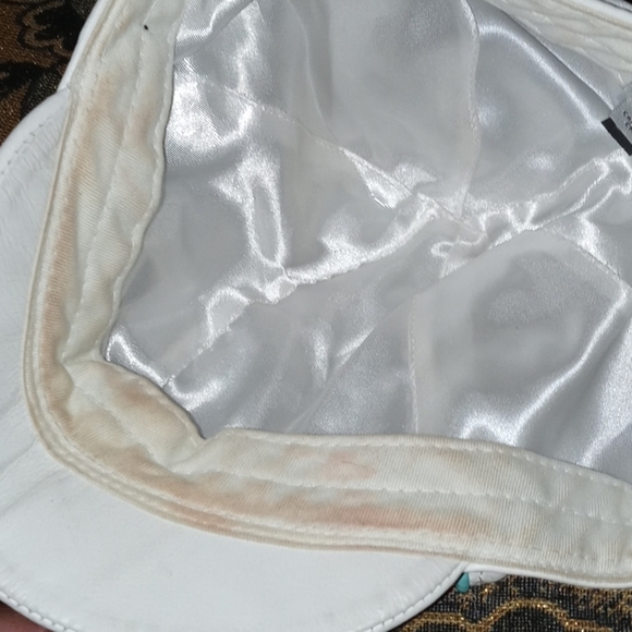 Wilson leather hat need clean but good condition - Picture 2 of 4
